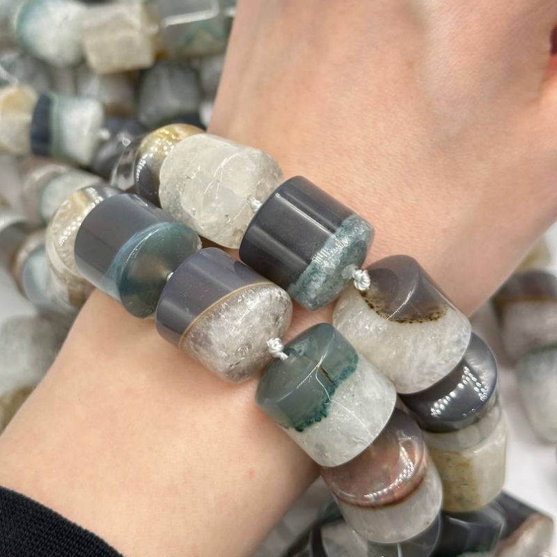 Агат размер 19*20 мм натуральный тонированный камень